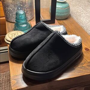 NEW UGG like Cozy Black Slip-On Slippers